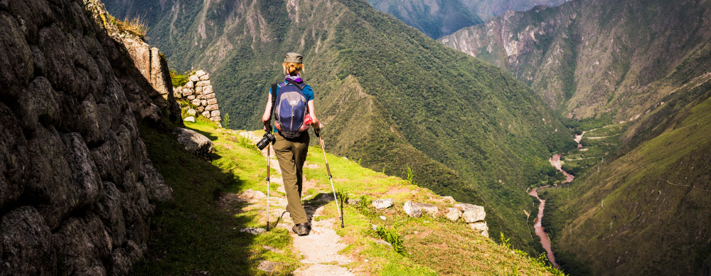 travel-is-good-for-health-turist-mountain-banner Why Traveling Is Good for Your Health Turist In Mountain